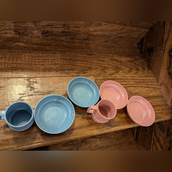 Tupperware Kids Mini Party Set Pink & Blue Vintage 4 Bowls 2 mugs - Picture 2 of 6